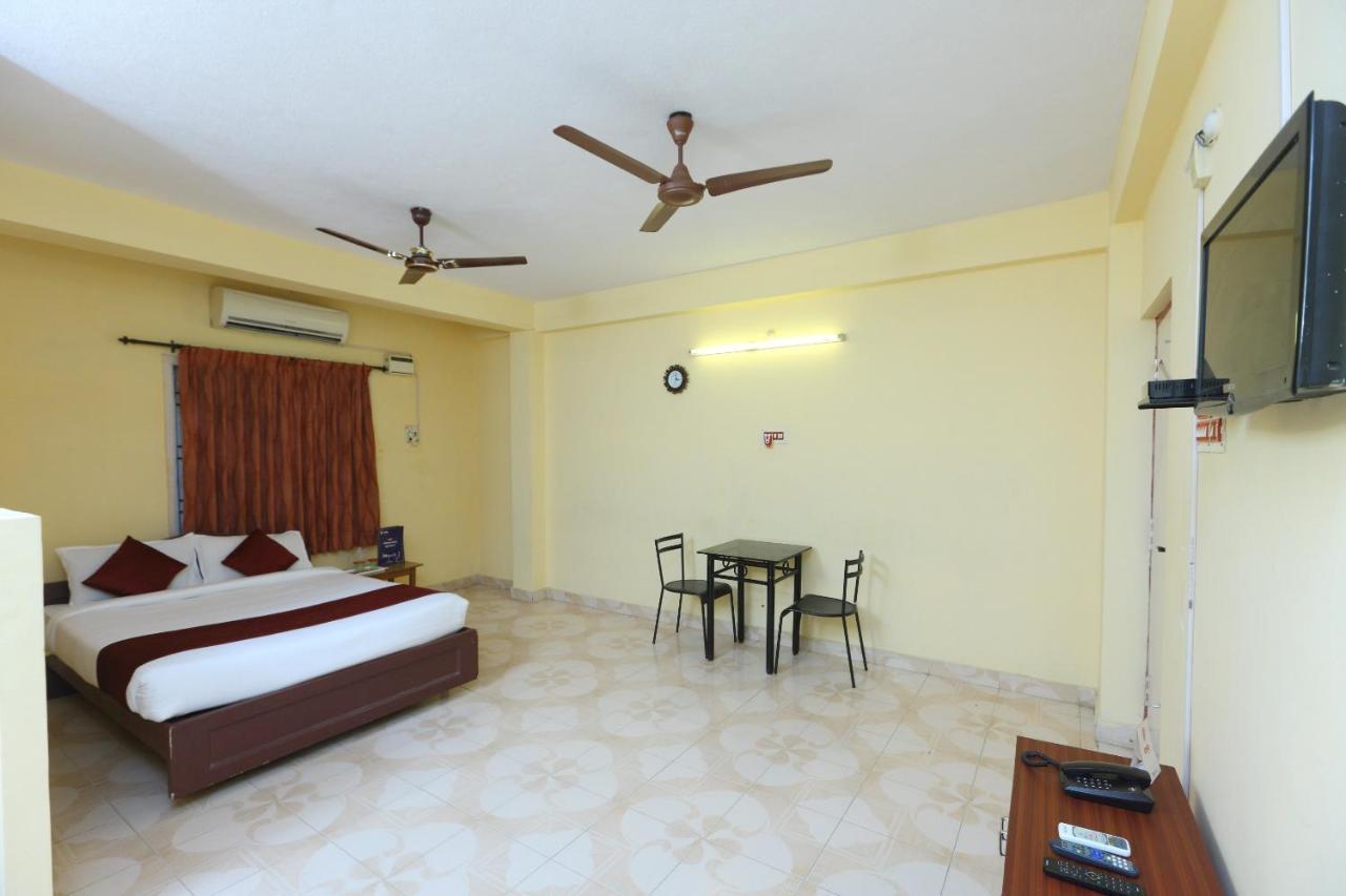 Oyo 4418 Royal Mass Club Hotel Chennai Exterior photo